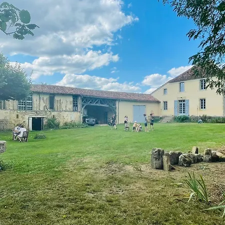 Hébergement de vacances Cachin1854 *